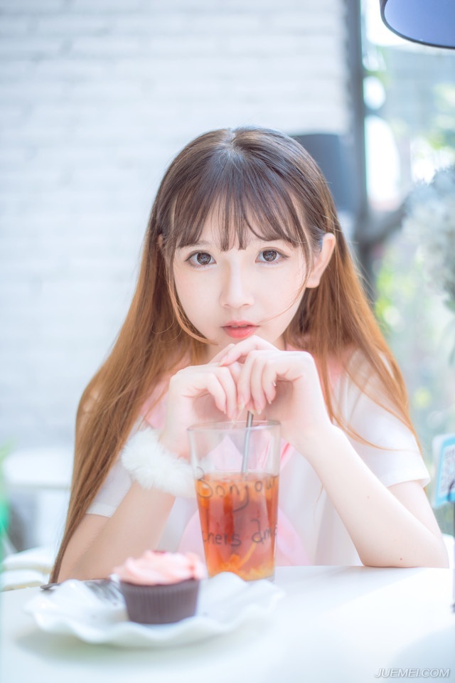 朋友还是必须分类的——例如图书，一架一架混不得。过分混杂，匆忙中急着着，往往找错类别。